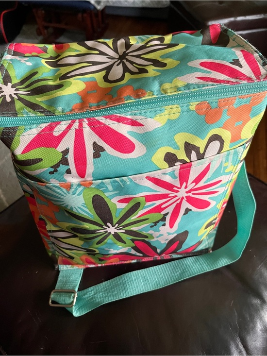 thirty-one Handbags - Floral Print Crossbody Lunch Bag in Teal and Pink